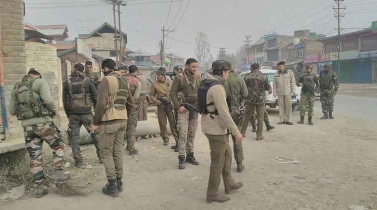 3 CRPF men, 2 civilians injured in Pampore blast